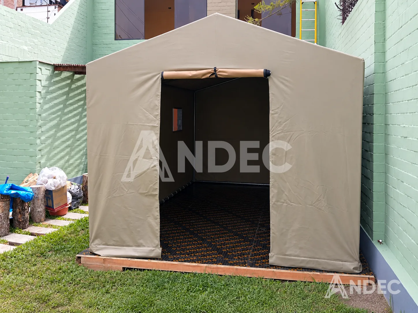 Carpa dos aguas grande en lino pesado, vista interior completa