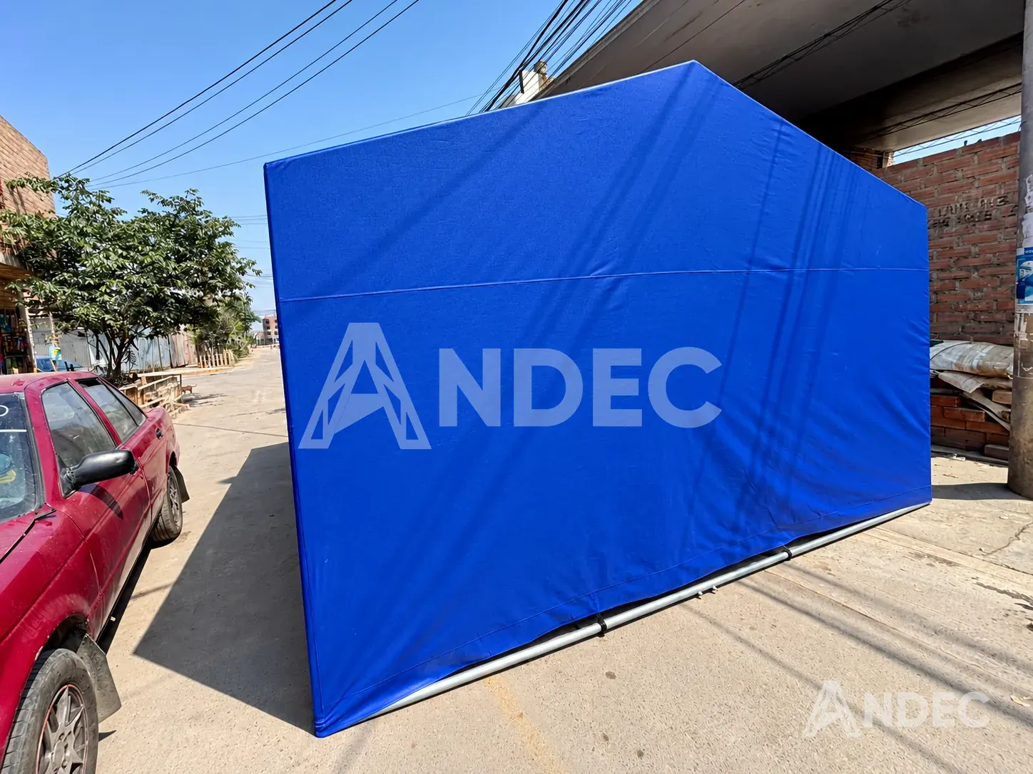 Carpa de campaña dos aguas en lona PVC azul de 3 × 6 m, vista lateral completa