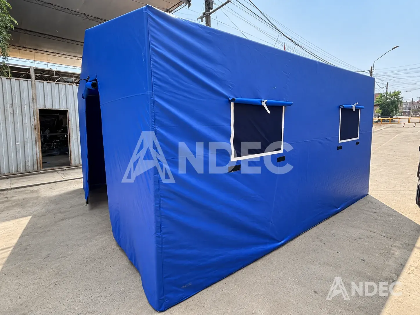 Carpa de campaña en lona PVC 3 × 6 m · lateral con ventanas de malla mosquitera