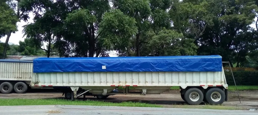 Toldera de tarflex para camion color azul impermeable y resistente