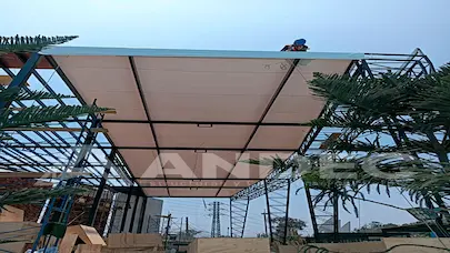 Instalación de estructura en lona pvc para cobertura