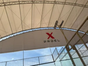 Cobertura completa de complejo deportivo en Lona PVC